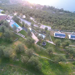 Agricampeggio Relax Maxicaravan Campingplatz Castelletto Di Brenzone