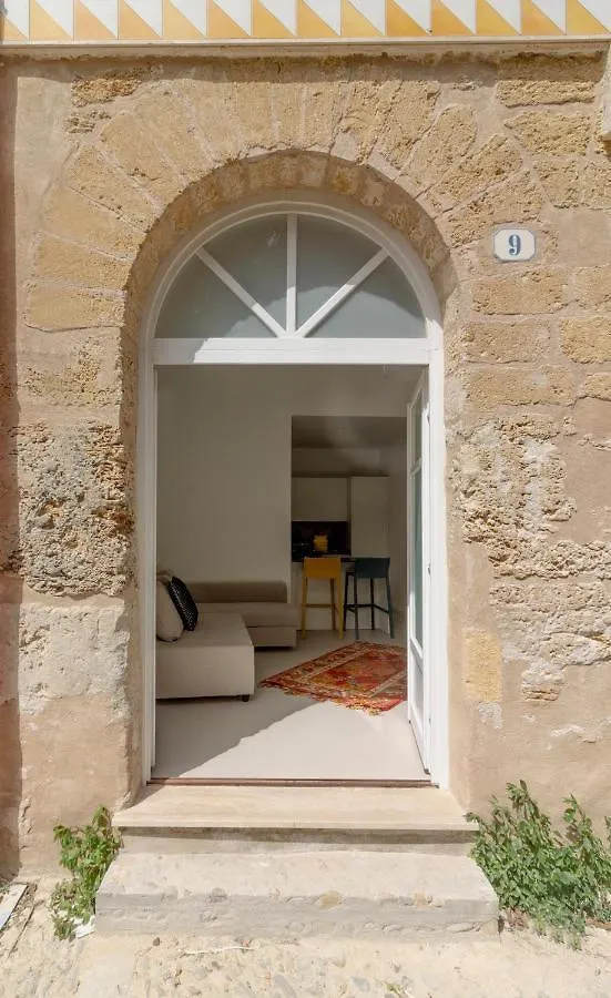 La Casetta In Centro Storico: Pantelleria 9 Palermo Feriehus